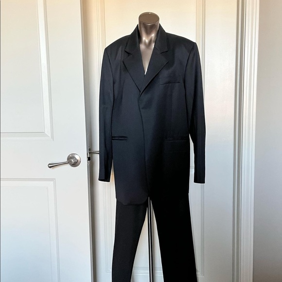 LVIR Suit. Size Medium - Picture 3 of 6
